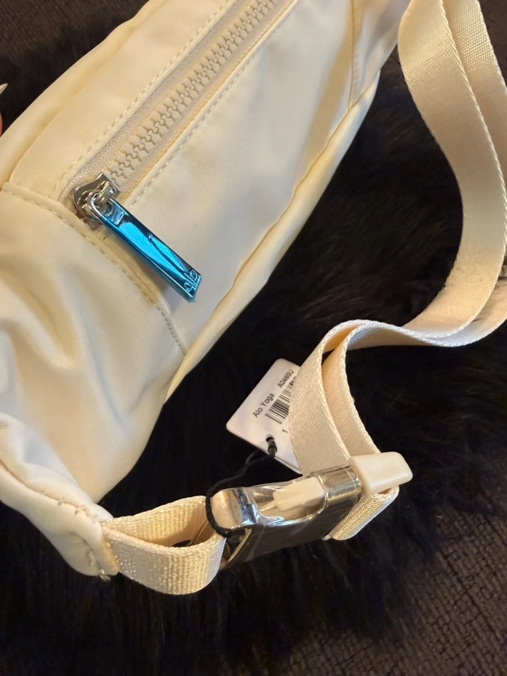 ALO Yoga Cream/ Beige Crossbody Waist Bag